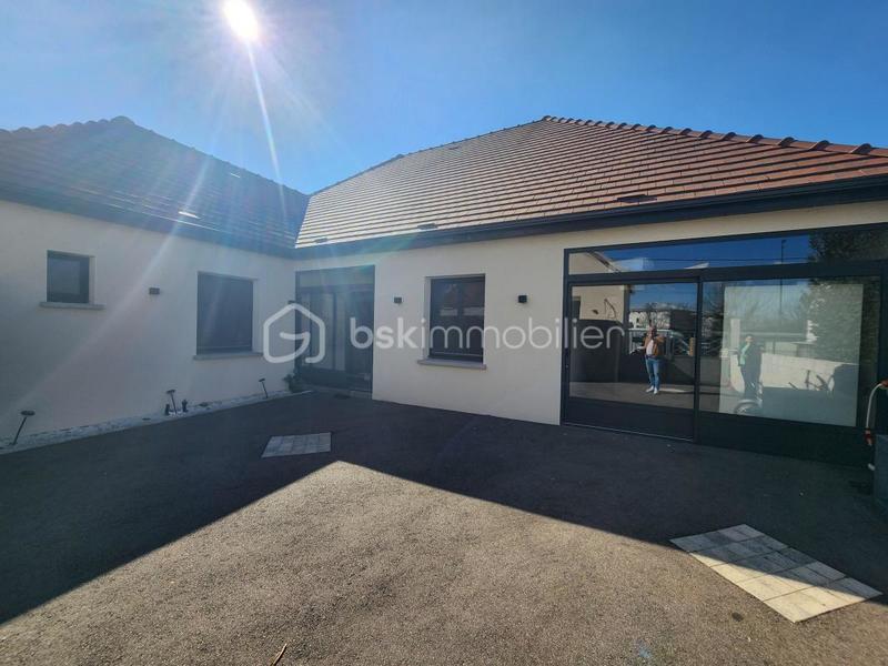 Maison traditionnelle - 180 m² - 5 pièces