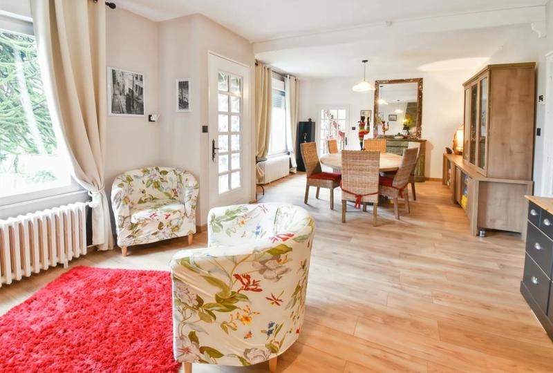 Maison - 172 m² - 8 pièces