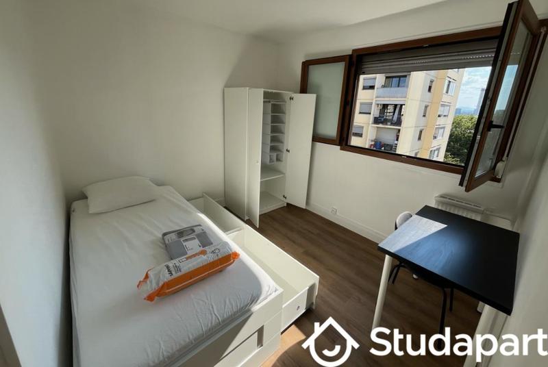 Chambre - 11 m² - 1 pièce