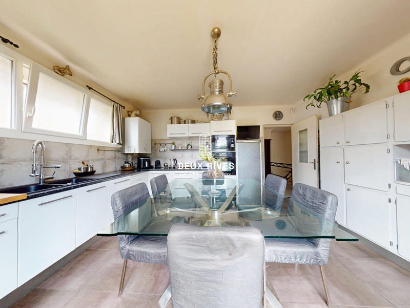 Appartement - 150 m² - 4 pièces