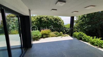 Maison - 210 m² - 10 pièces