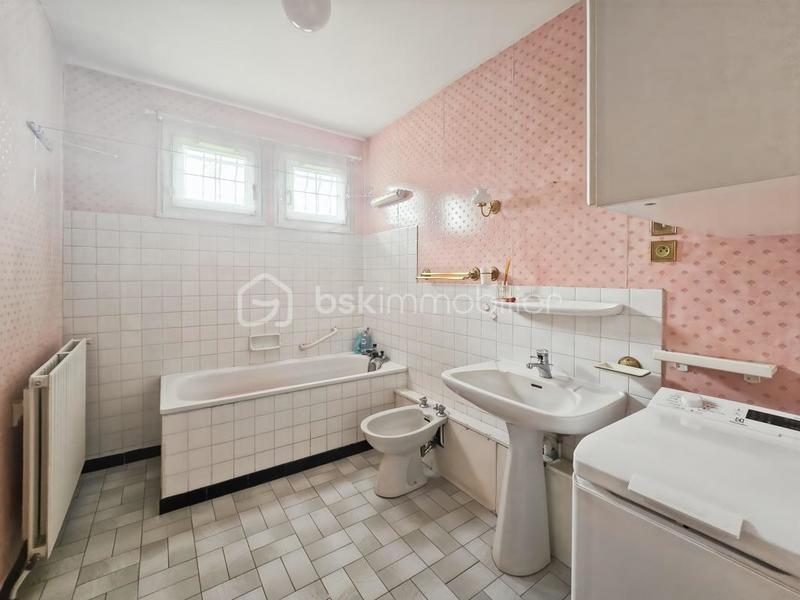 Maison - 95 m² - 6 pièces