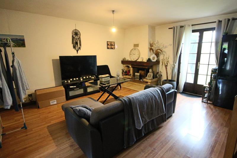 Maison - 303 m² - 11 pièces