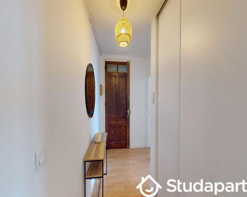 Chambre - 80 m² - 1 pièce