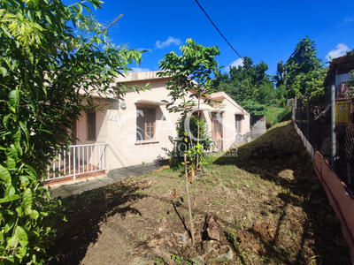 Maison - 91 m² - 5 pièces