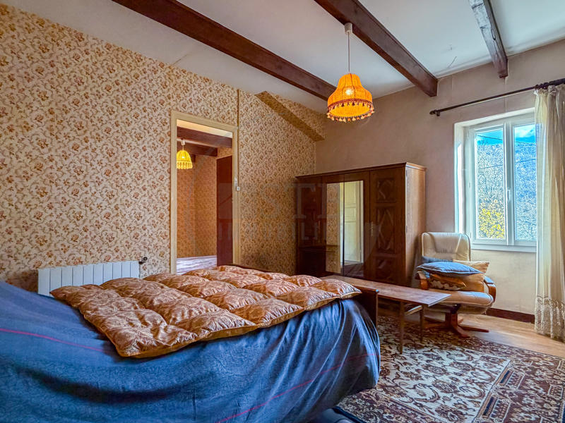 Propriété - 121 m² - 6 pièces