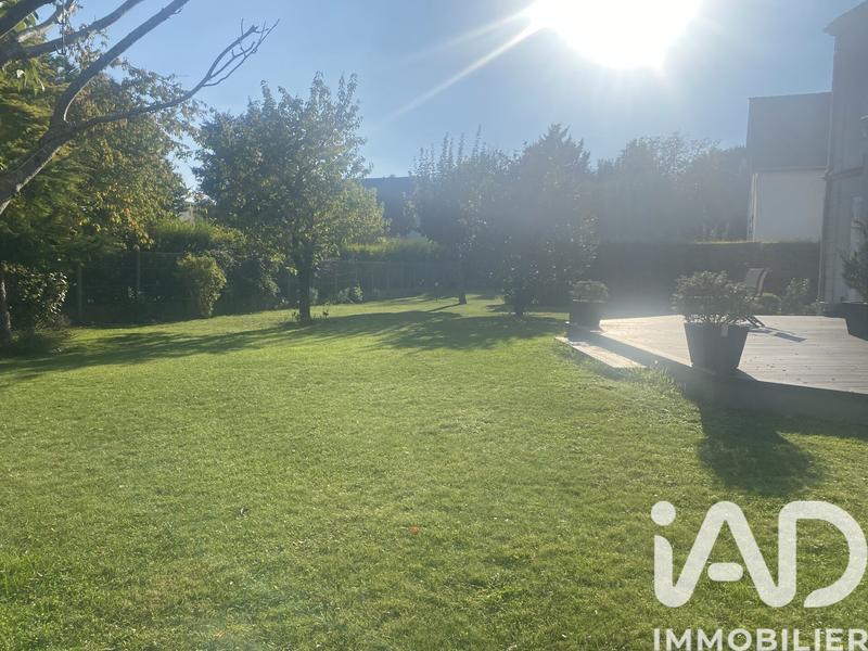 Maison - 240 m² - 8 pièces