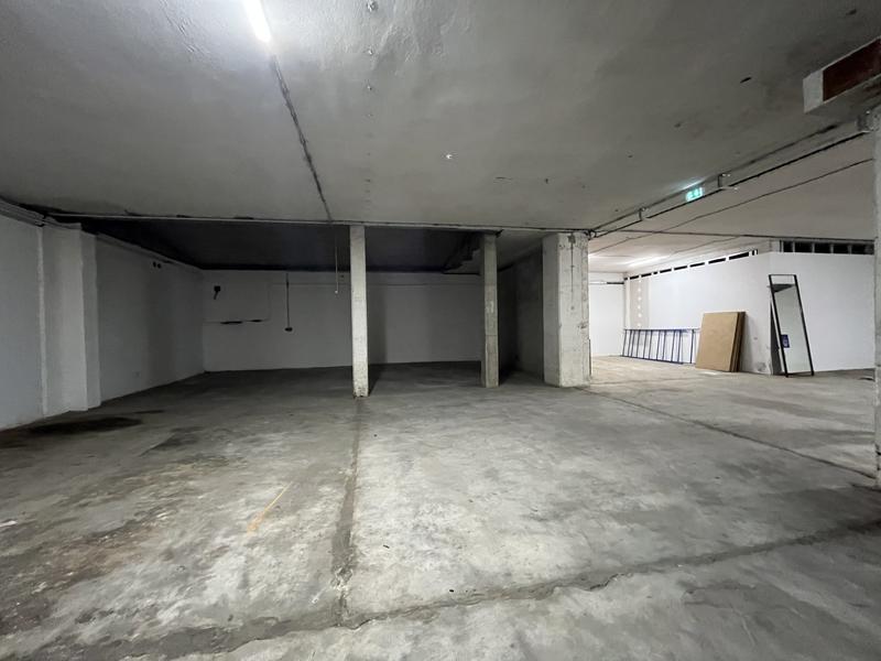 Local d'activités - 330 m² - 1 pièce