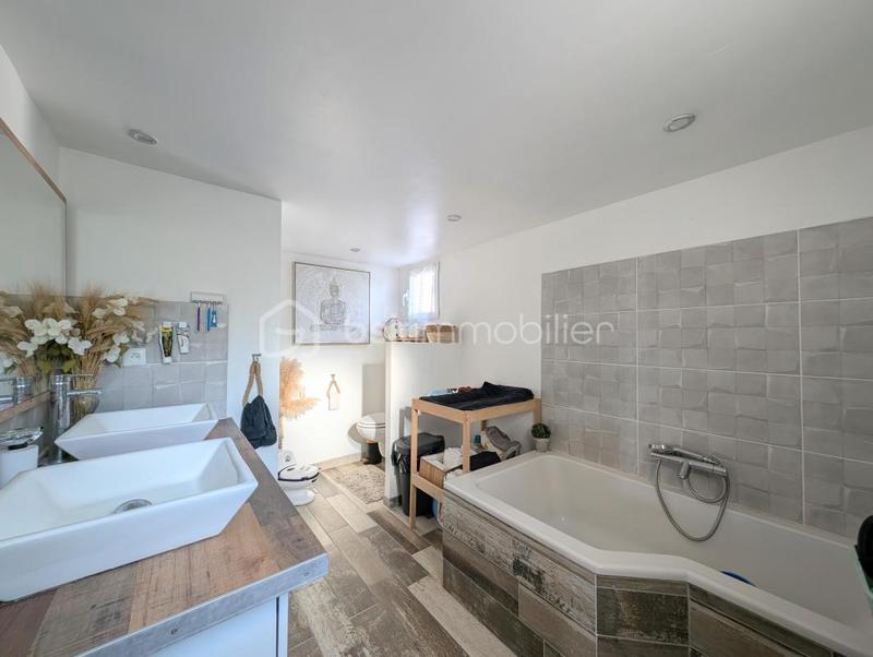 Maison traditionnelle - 90 m² - 4 pièces