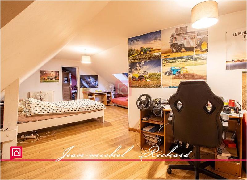 Maison - 221 m² - 9 pièces