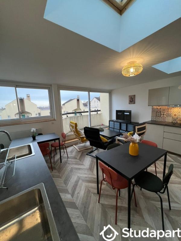 Chambre - 11 m² - 1 pièce