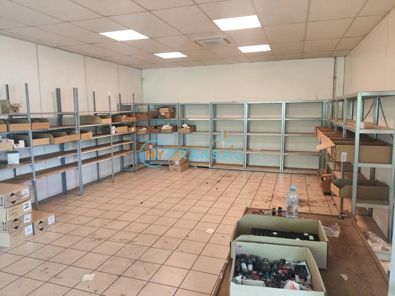 Local d'activités - 3 699 m²