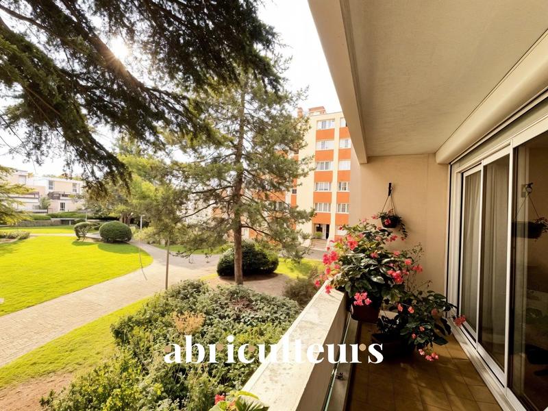 Appartement - 79 m² - 4 pièces