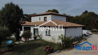 Villa - 176 m² - 6 pièces