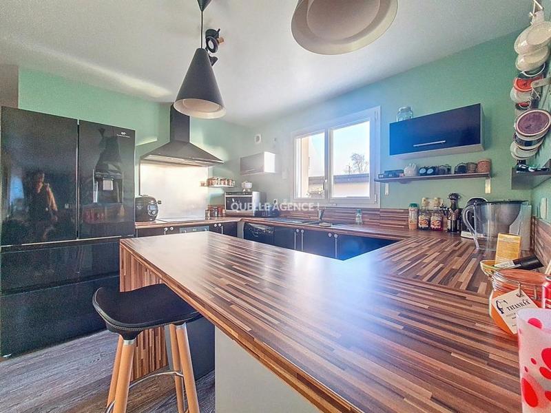 Maison - 90 m² - 5 pièces