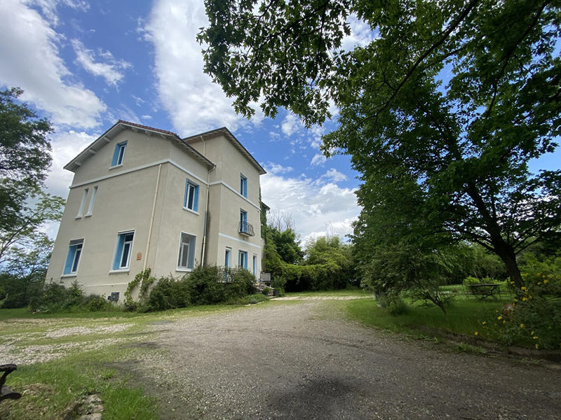 Maison - 325 m² - 10 pièces