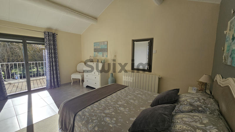 Maison - 205 m² - 6 pièces