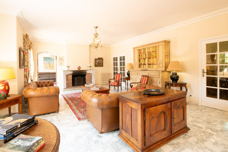 Villa - 350 m² - 8 pièces