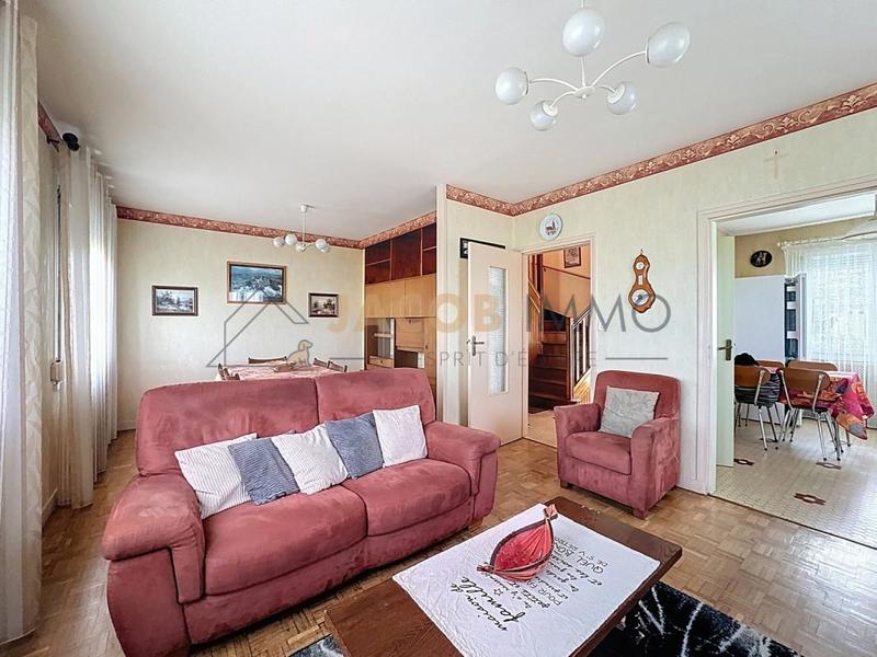 Maison - 93 m² - 5 pièces