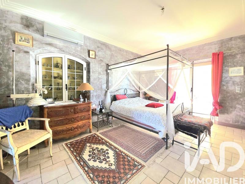 Maison - 300 m² - 7 pièces