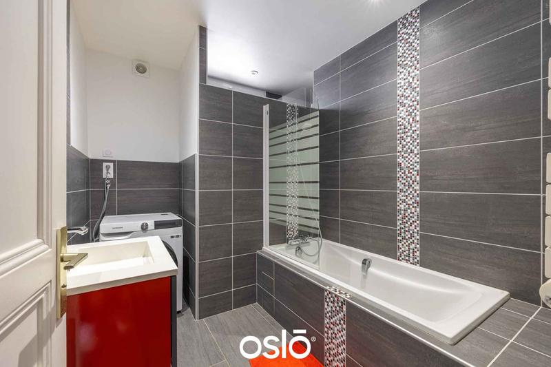 Maison - 282 m² - 12 pièces