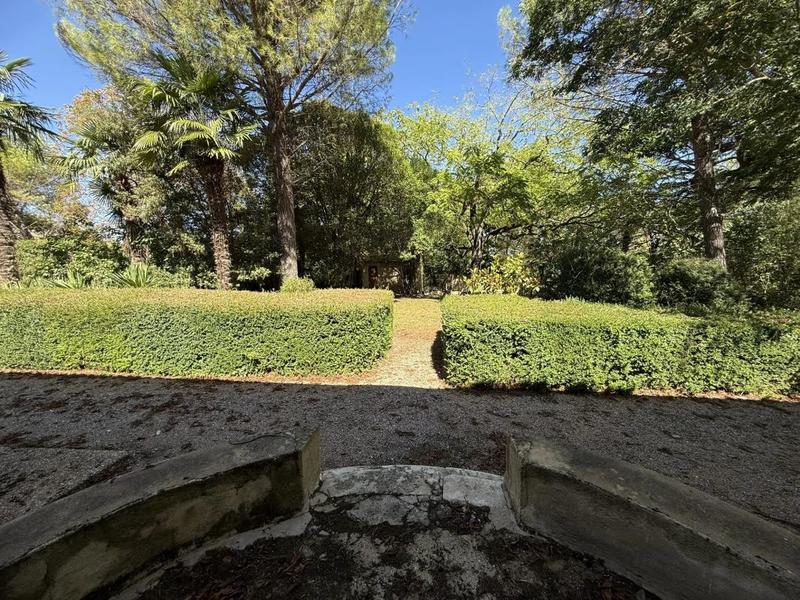 Maison - 295 m² - 9 pièces