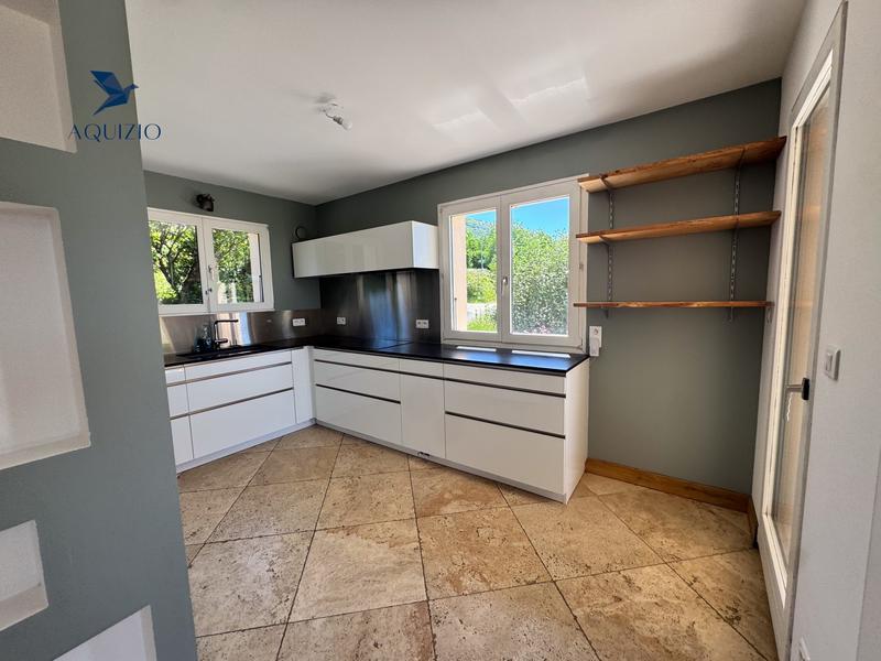 Villa - 261 m² - 8 pièces