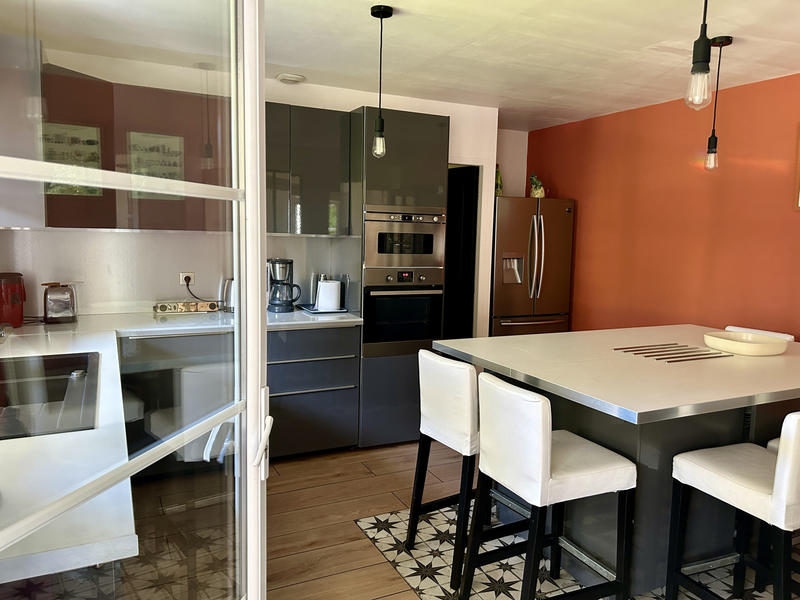 Maison - 210 m² - 7 pièces