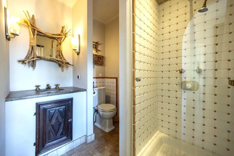 Maison - 252 m² - 7 pièces