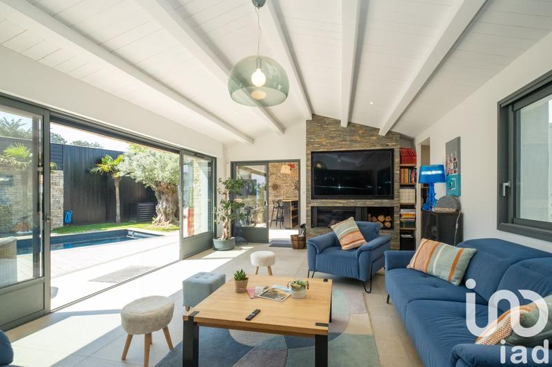 Maison - 244 m² - 8 pièces