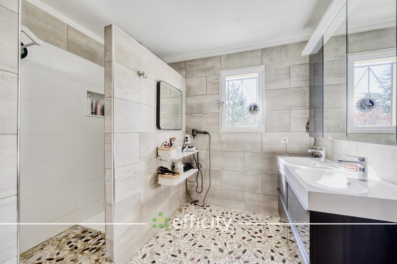 Maison - 150 m² - 5 pièces