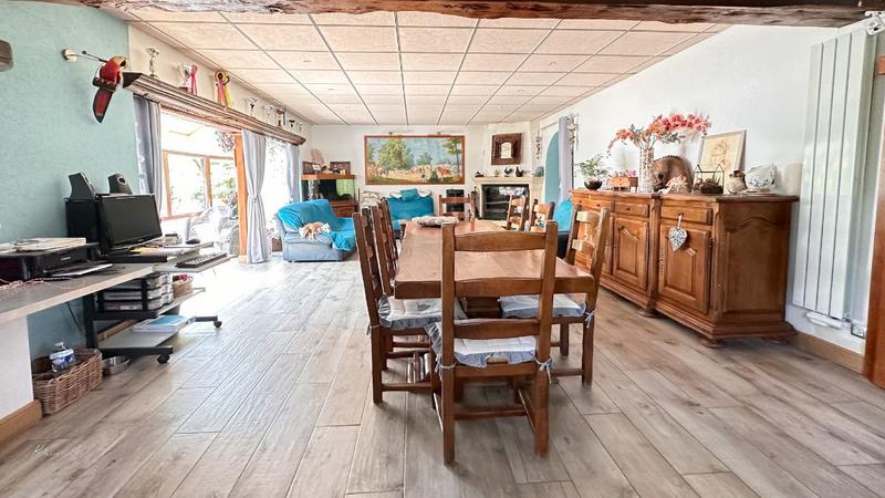 Maison - 193 m² - 8 pièces