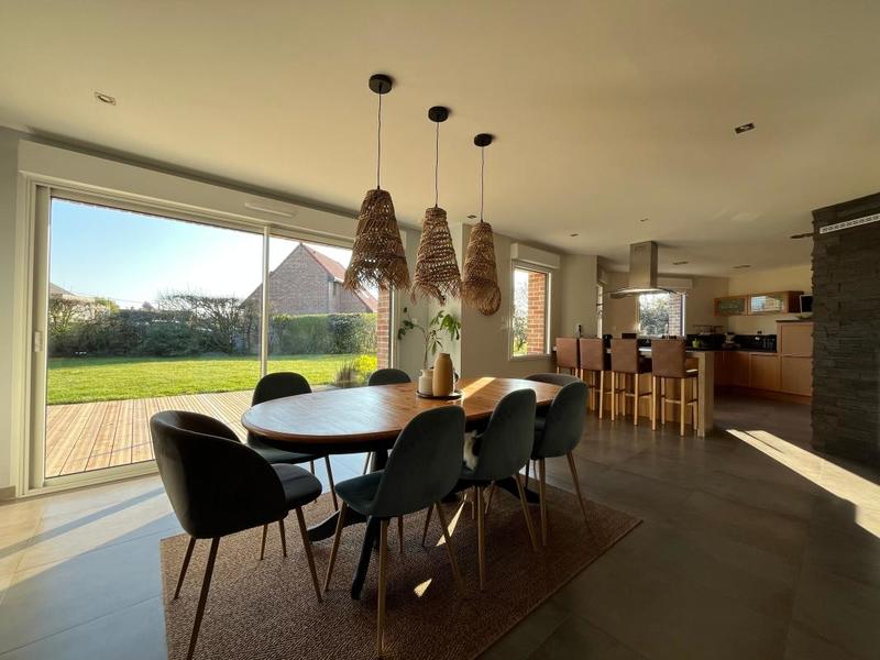 Maison - 140 m² - 5 pièces