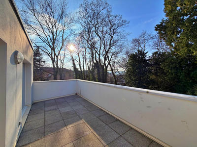 Appartement - 90 m² - 4 pièces