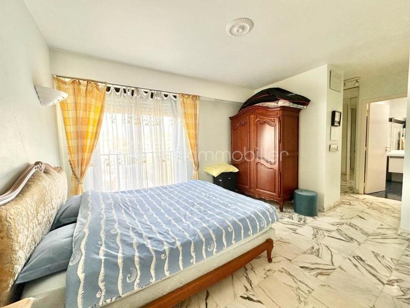 Appartement - 210 m² - 5 pièces