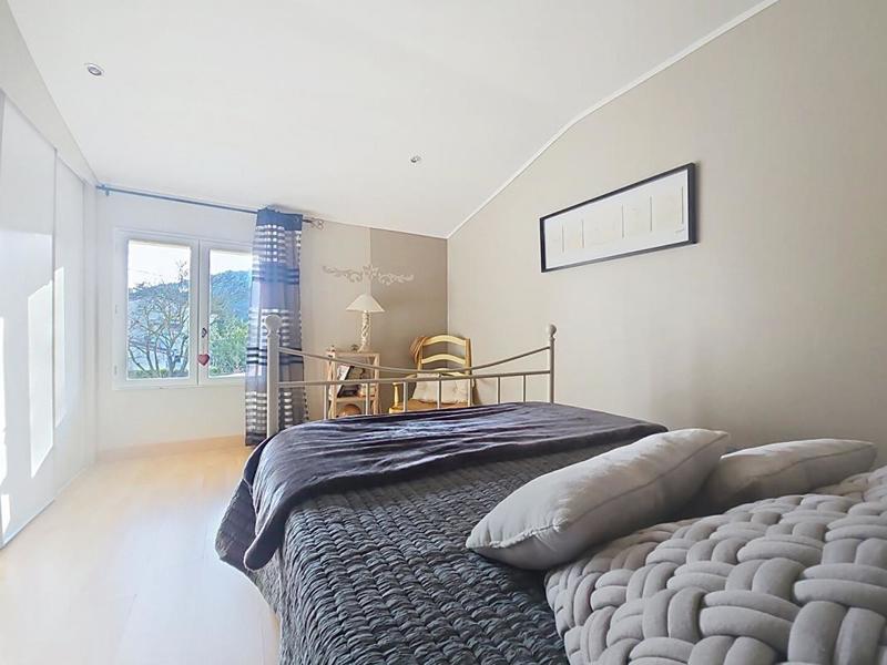 Demeure - 264 m² - 12 pièces