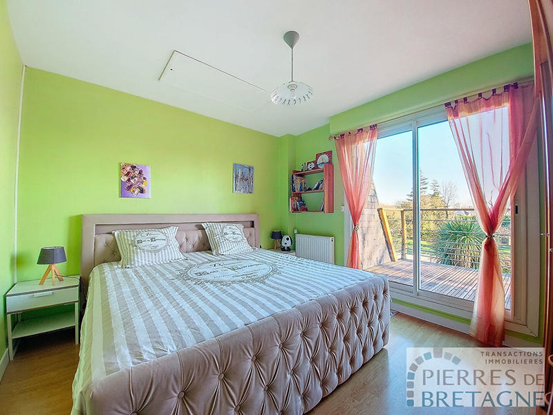 Maison - 210 m² - 8 pièces