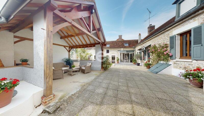 Maison - 207 m² - 6 pièces