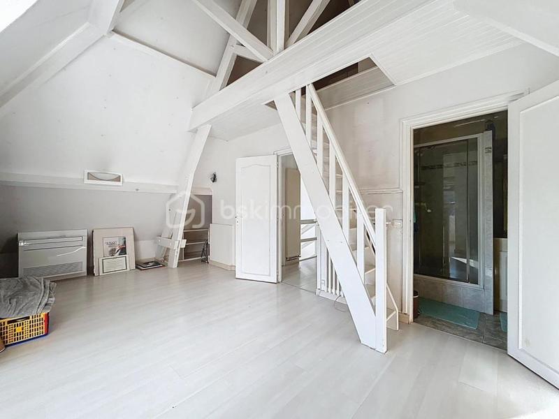 Maison traditionnelle - 195 m² - 6 pièces