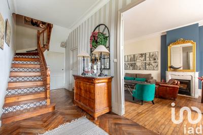 Maison - 251 m² - 11 pièces