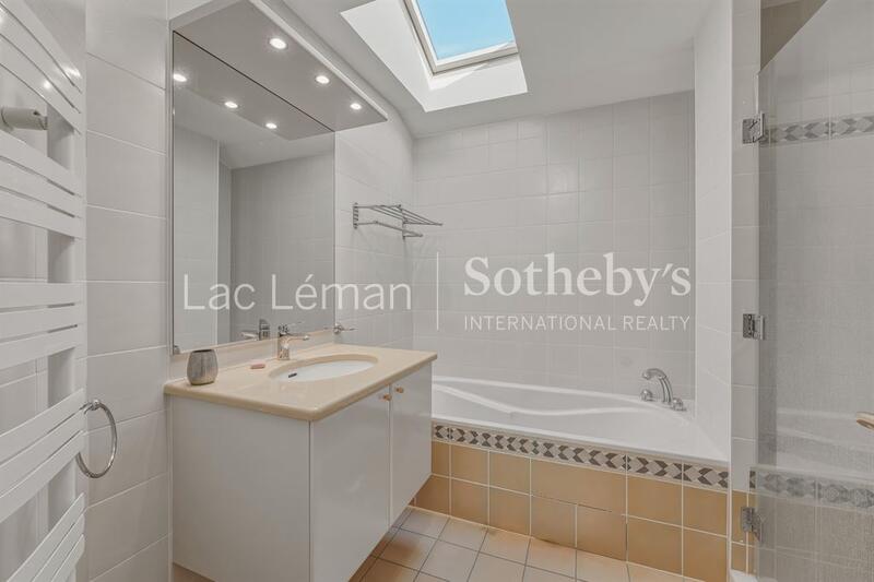 Maison - 430 m² - 10 pièces