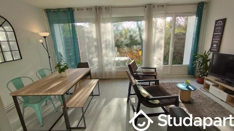 Chambre - 11 m² - 1 pièce