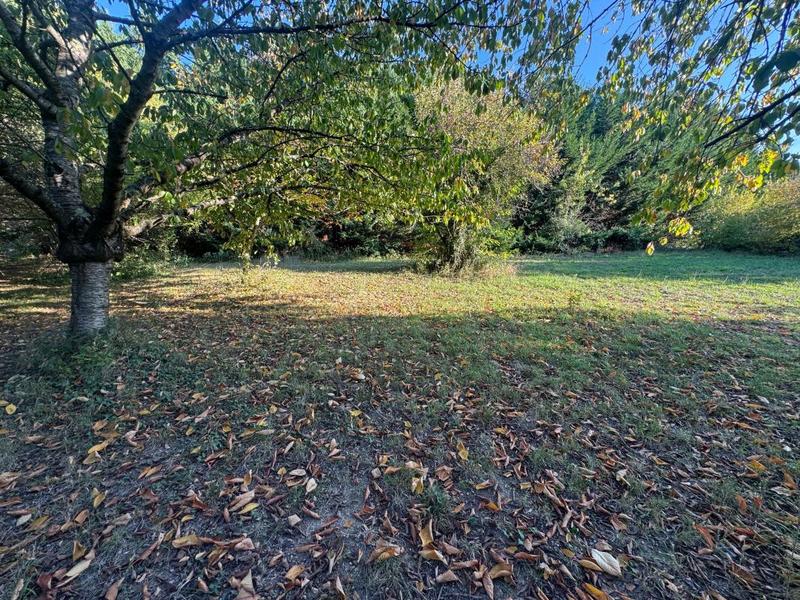 Terrain constructible - 1 000 m²