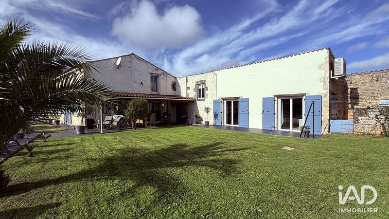 Maison - 240 m² - 5 pièces