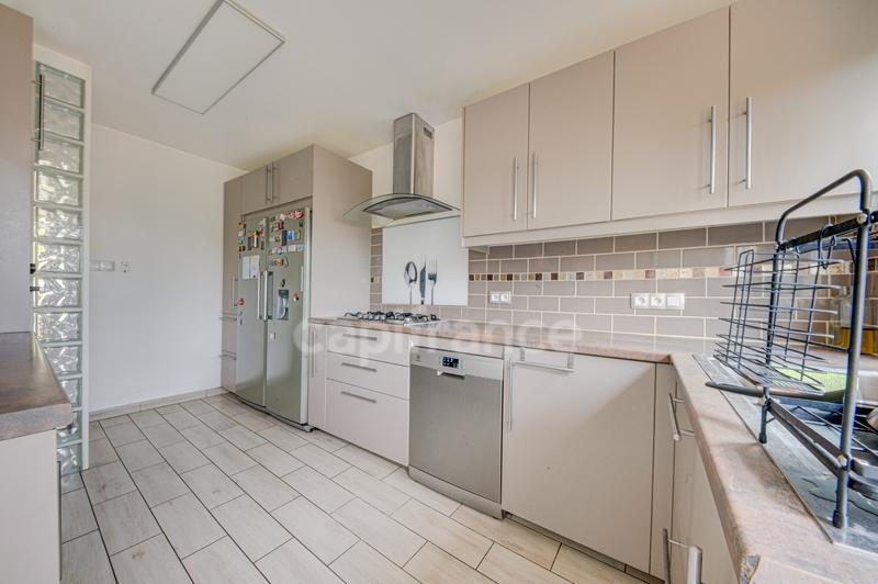 Maison - 106 m² - 5 pièces