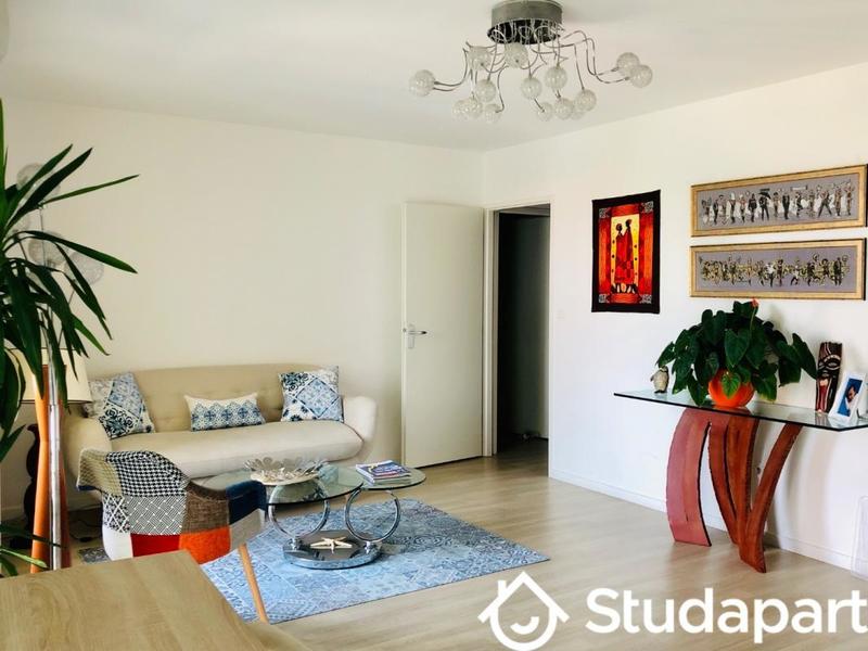 Chambre - 14 m² - 1 pièce