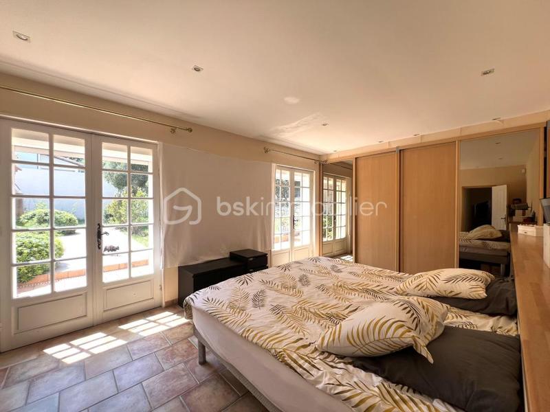 Maison - 280 m² - 7 pièces