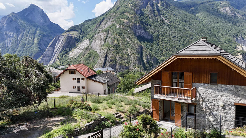 Maison - 98 m² - 5 pièces