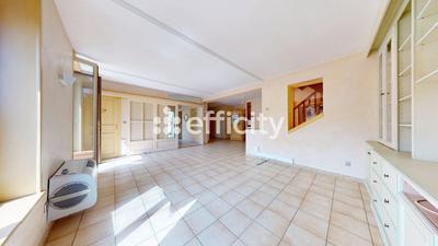 Maison - 333 m² - 8 pièces