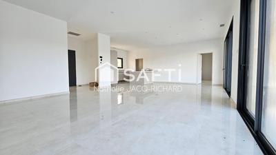 Maison - 148 m² - 6 pièces